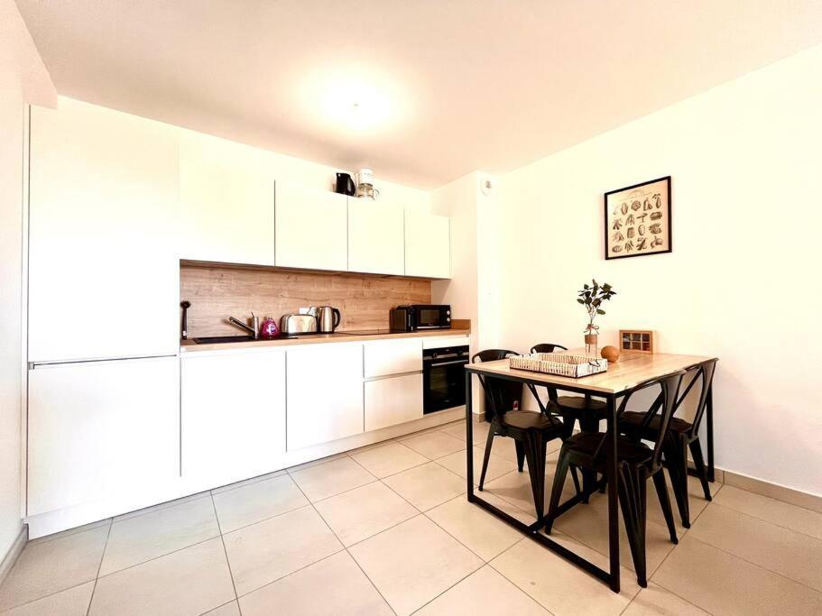 Appartement Neuf Avec Terrasse Saint-Florent  Exteriér fotografie